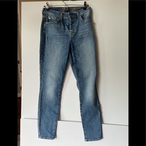 Seven for All Mankind size 28. 5 button fly Jean
